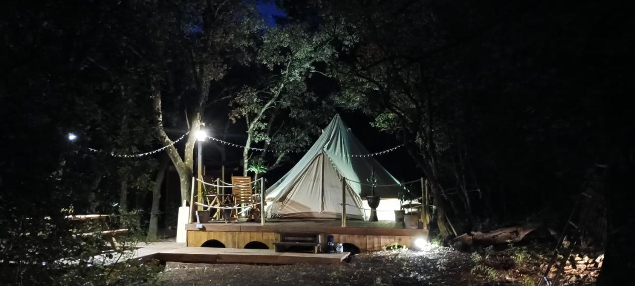 Evasion En Pleine Nature, Tipi Insolite Et Jacuzzi Au Pont Du Gard ! แวร์ ปองต์ ดู การ์ ภายนอก รูปภาพ